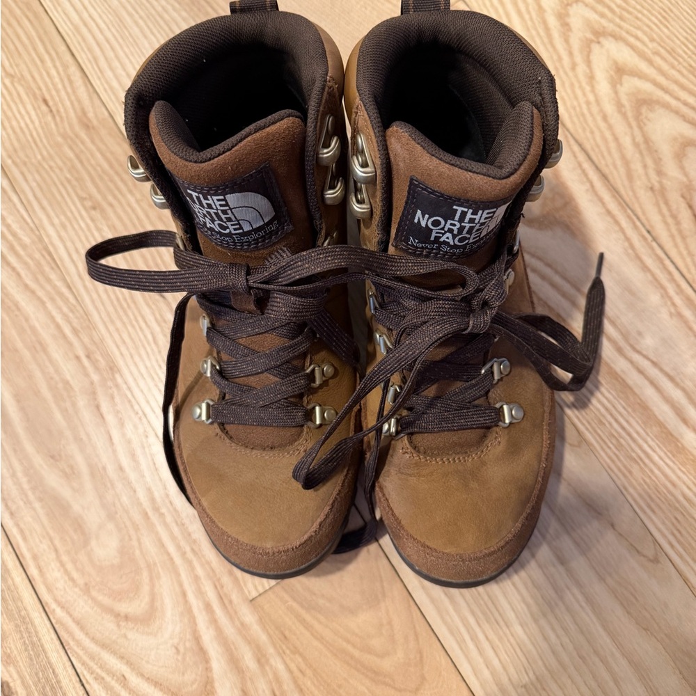 The North Face women’s Back-2-Berkeley  Hiking Boots Size 7.5 - Picture 2 of 9
